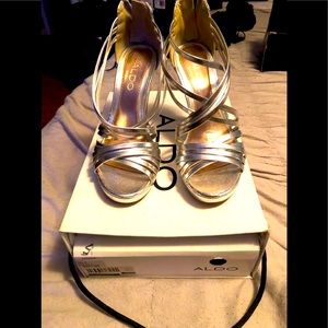 Aldo silver heels 💍